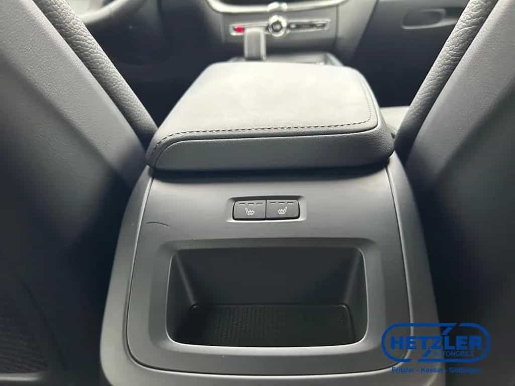 Volvo XC60 Plus Dark AWD B5 Benzin EU6d Leder Digitale 01/2025-photo-14