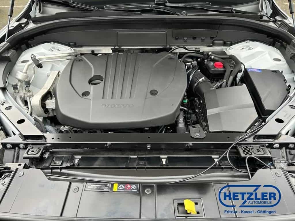Volvo XC60 Plus Dark AWD B5 Benzin EU6d Leder Digitale 01/2025-photo-16
