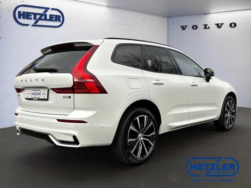 Volvo XC60 Plus Dark AWD B5 Benzin EU6d Leder Digitale 01/2025-photo-2