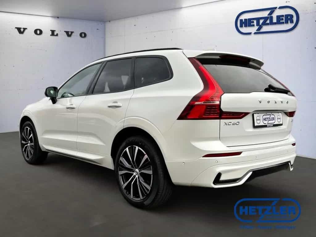 Volvo XC60 Plus Dark AWD B5 Benzin EU6d Leder Digitale 01/2025-photo-3