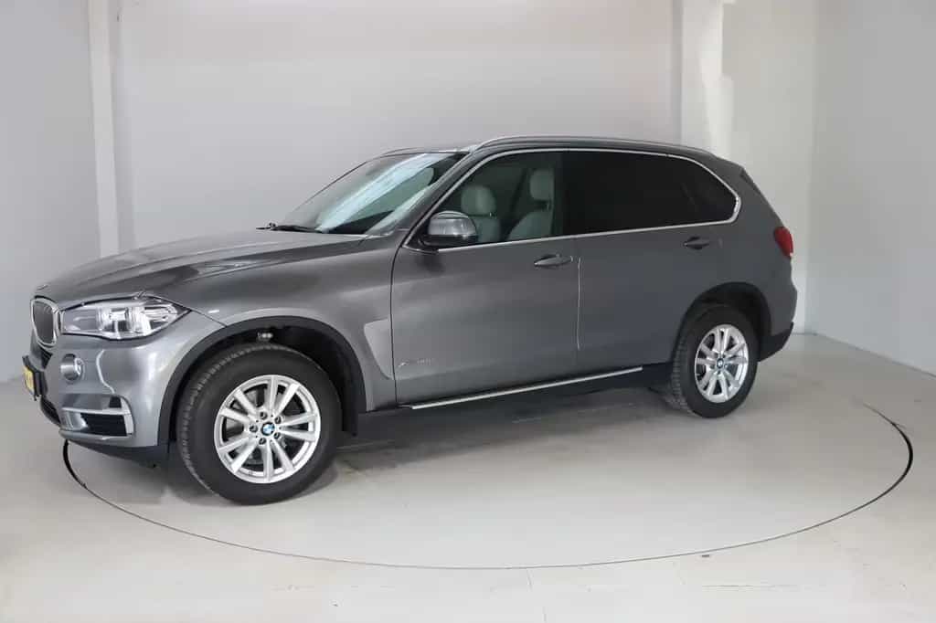 BMW X5 xDrive30d * HUD* Pano * Memory * RFK * 04/2016-photo-0