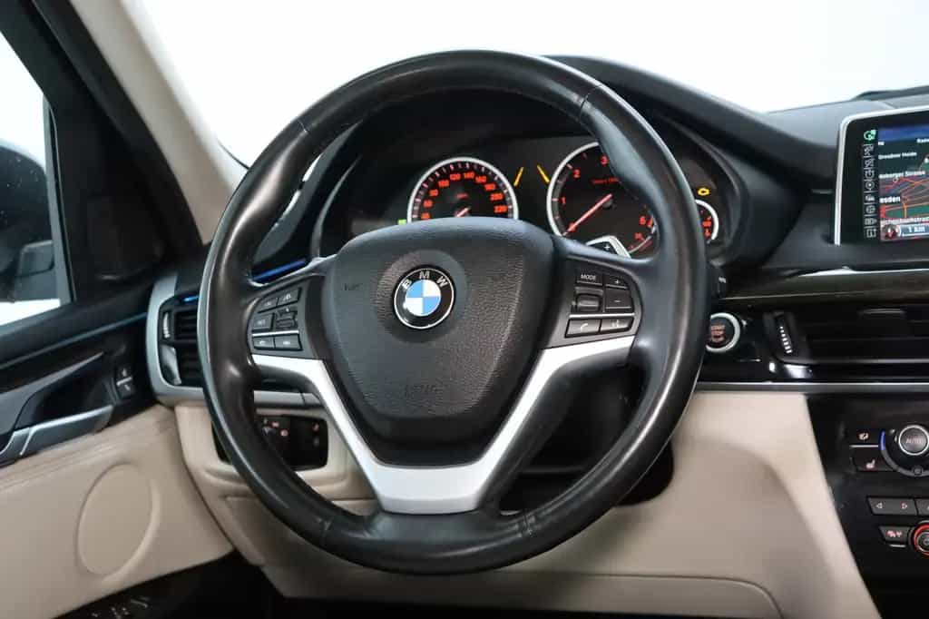 BMW X5 xDrive30d * HUD* Pano * Memory * RFK * 04/2016-photo-11