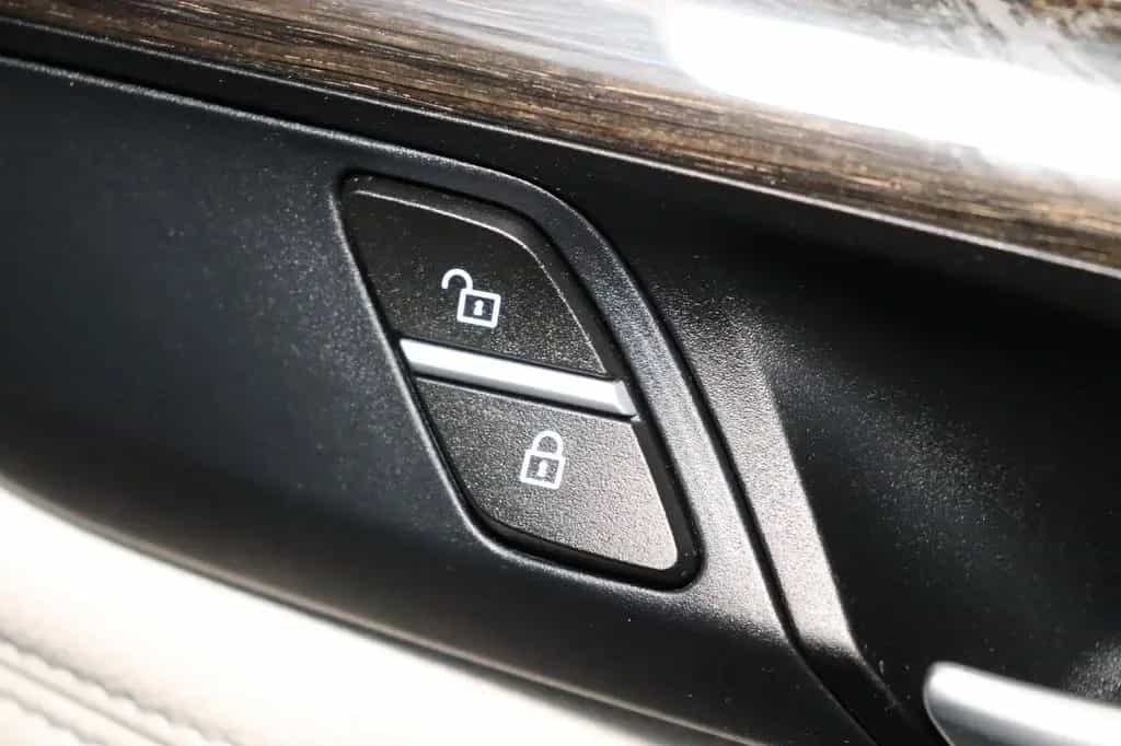 BMW X5 xDrive30d * HUD* Pano * Memory * RFK * 04/2016-photo-40