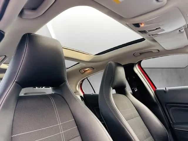 Mercedes-Benz GLA-Class 220 CDI DCT Urban*1 Hand*Panoramadach 11/2015-photo-10
