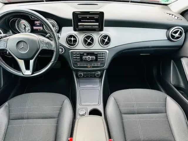 Mercedes-Benz GLA-Class 220 CDI DCT Urban*1 Hand*Panoramadach 11/2015-photo-9