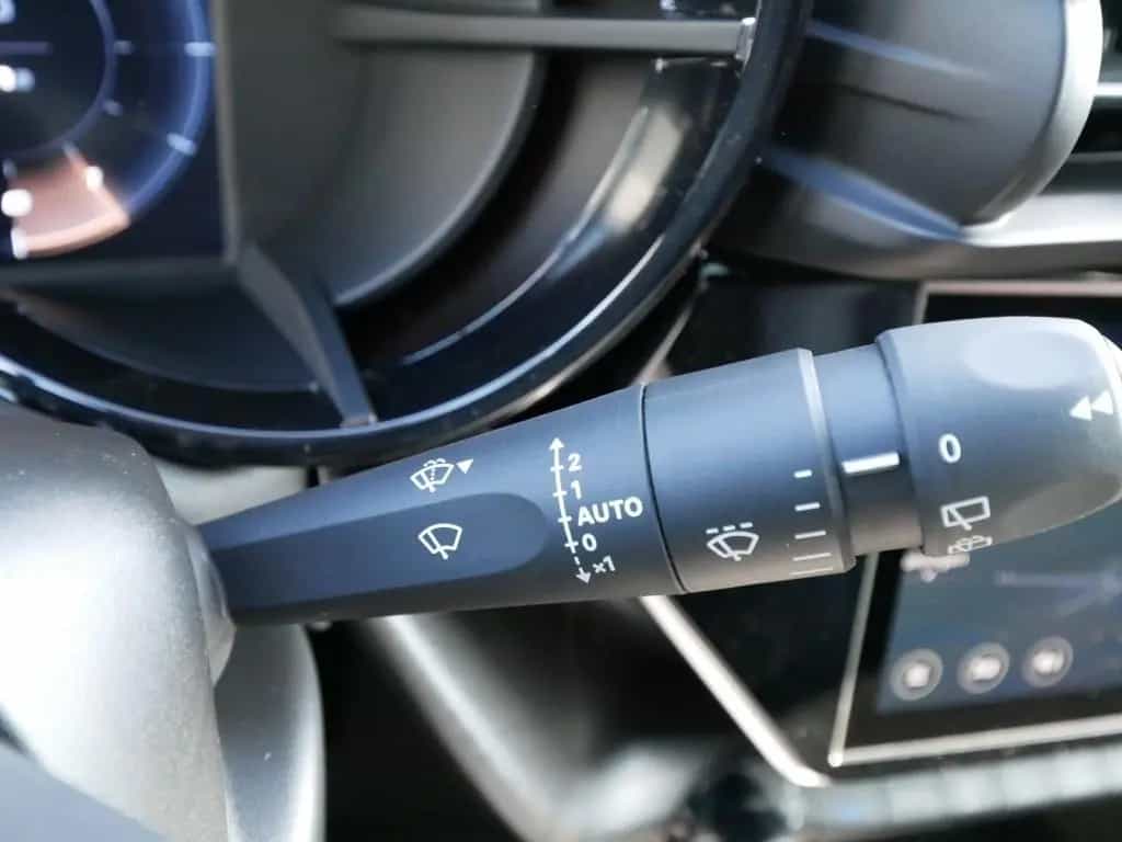 Alfa Romeo Junior IBRIDA SPECIALE 1.2 VGT 145PS DCT6 SCHIEB 07/2025-photo-23