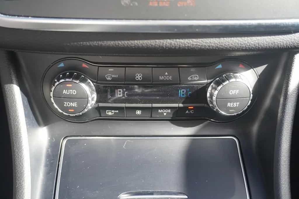 Mercedes-Benz CLA 220 SB AMG Line 4Matic LED Navi Totwinkel 07/2017-photo-16