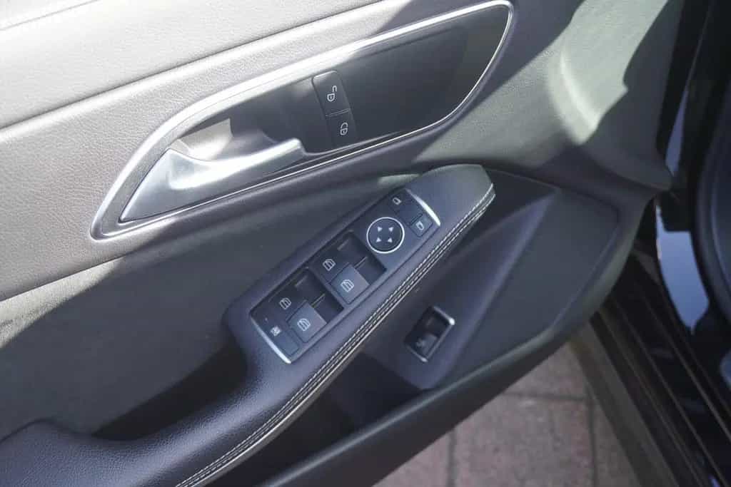 Mercedes-Benz CLA 220 SB AMG Line 4Matic LED Navi Totwinkel 07/2017-photo-20