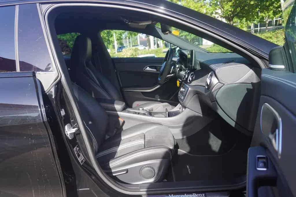 Mercedes-Benz CLA 220 SB AMG Line 4Matic LED Navi Totwinkel 07/2017-photo-32