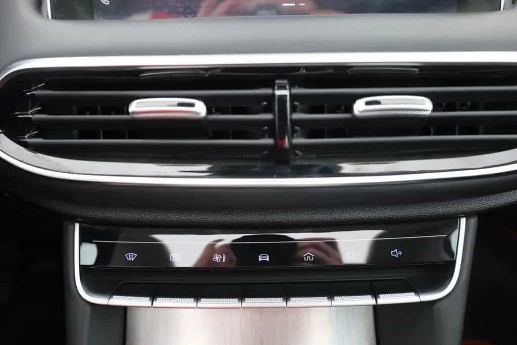 MG HS 1.5 T-GDI Luxury LED Pano Navi 360° 02/2024-photo-11