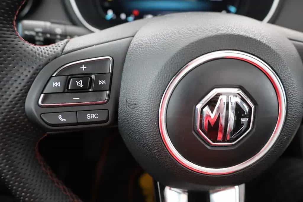 MG HS 1.5 T-GDI Luxury LED Pano Navi 360° 02/2024-photo-15