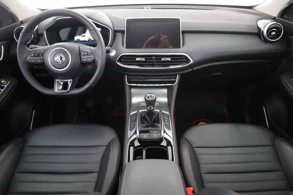 MG HS 1.5 T-GDI Luxury LED Pano Navi 360° 02/2024-photo-8