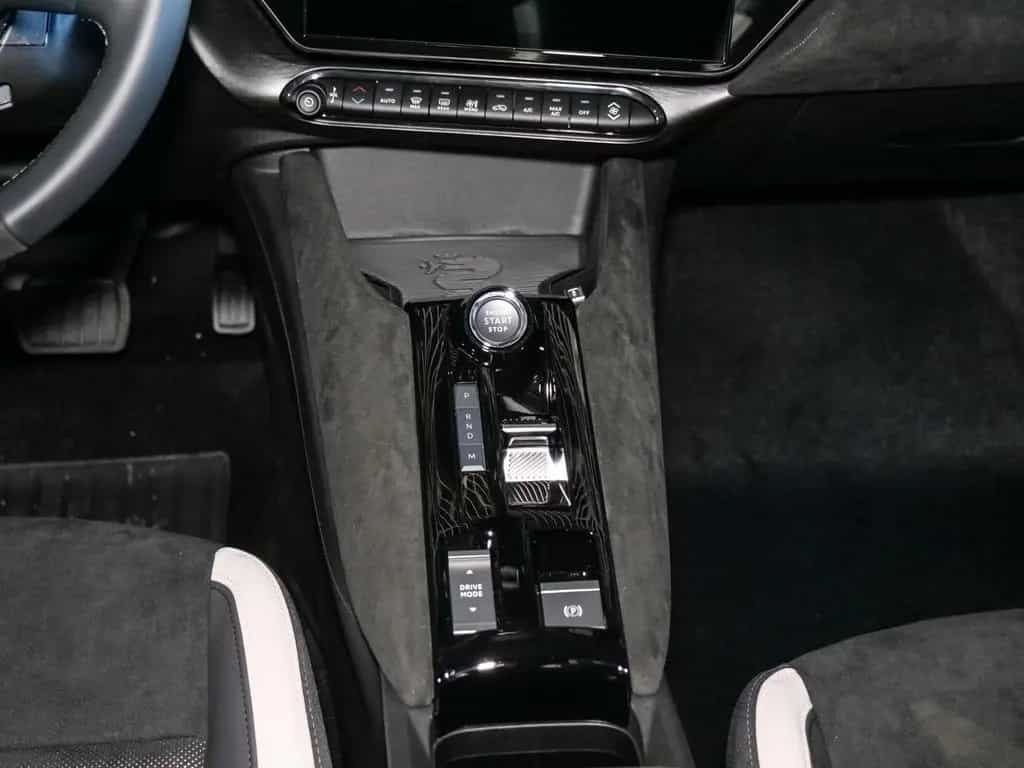 Alfa Romeo Junior Ibrida 1.2 VGT 107KW SPORT SPECIALE 03/2026-photo-10