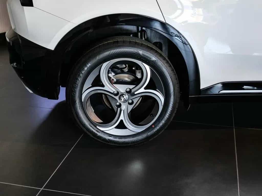 Alfa Romeo Junior Ibrida 1.2 VGT 107KW SPORT SPECIALE 03/2026-photo-3