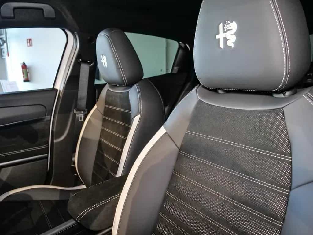 Alfa Romeo Junior Ibrida 1.2 VGT 107KW SPORT SPECIALE 03/2026-photo-6