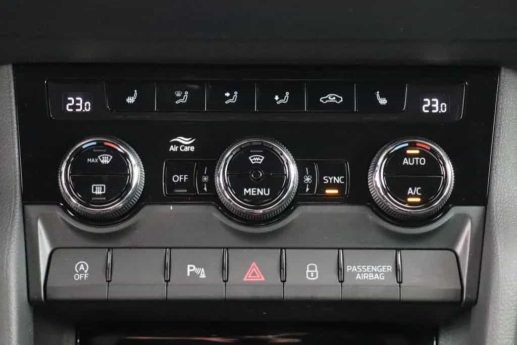 Skoda Karoq SPORTLINE 190PS DSG 4X4 -FRONTSCHEIBENHZG- 01/2023-photo-19