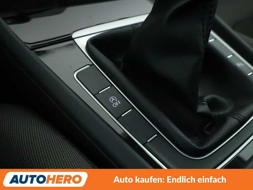 Volkswagen Golf VII 1.4 TSI Highline BM*NAVI*LED*ACC* 07/2017-photo-23