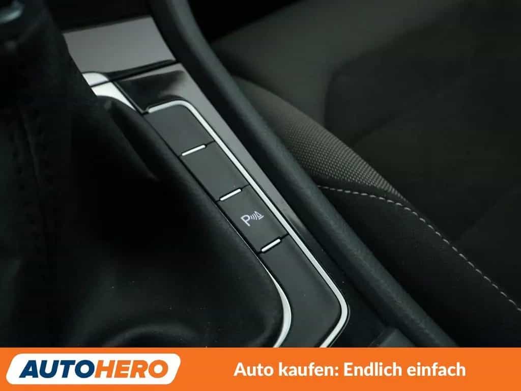 Volkswagen Golf VII 1.4 TSI Highline BM*NAVI*LED*ACC* 07/2017-photo-24