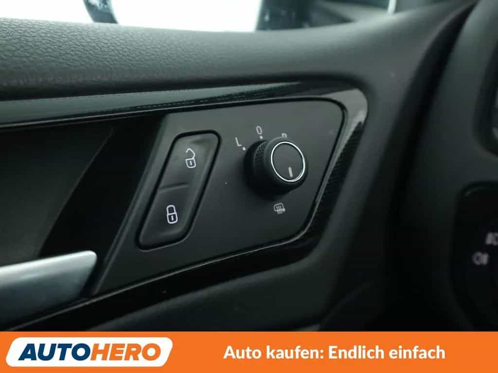 Volkswagen Golf VII 1.4 TSI Highline BM*NAVI*LED*ACC* 07/2017-photo-32