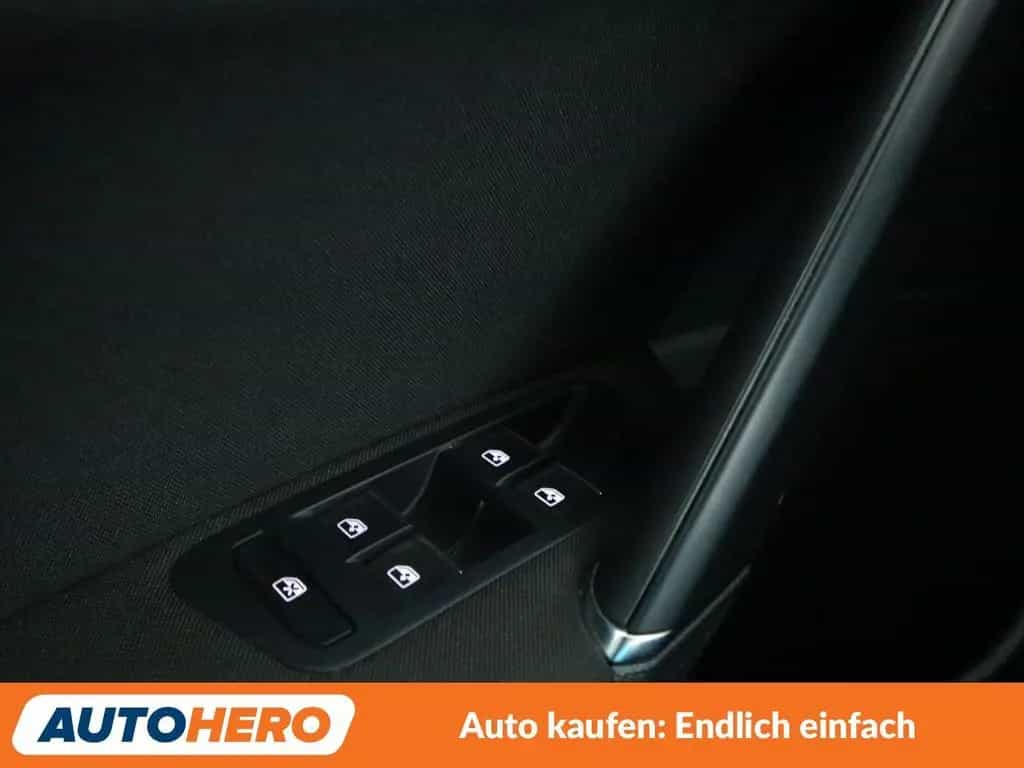Volkswagen Golf VII 1.4 TSI Highline BM*NAVI*LED*ACC* 07/2017-photo-34