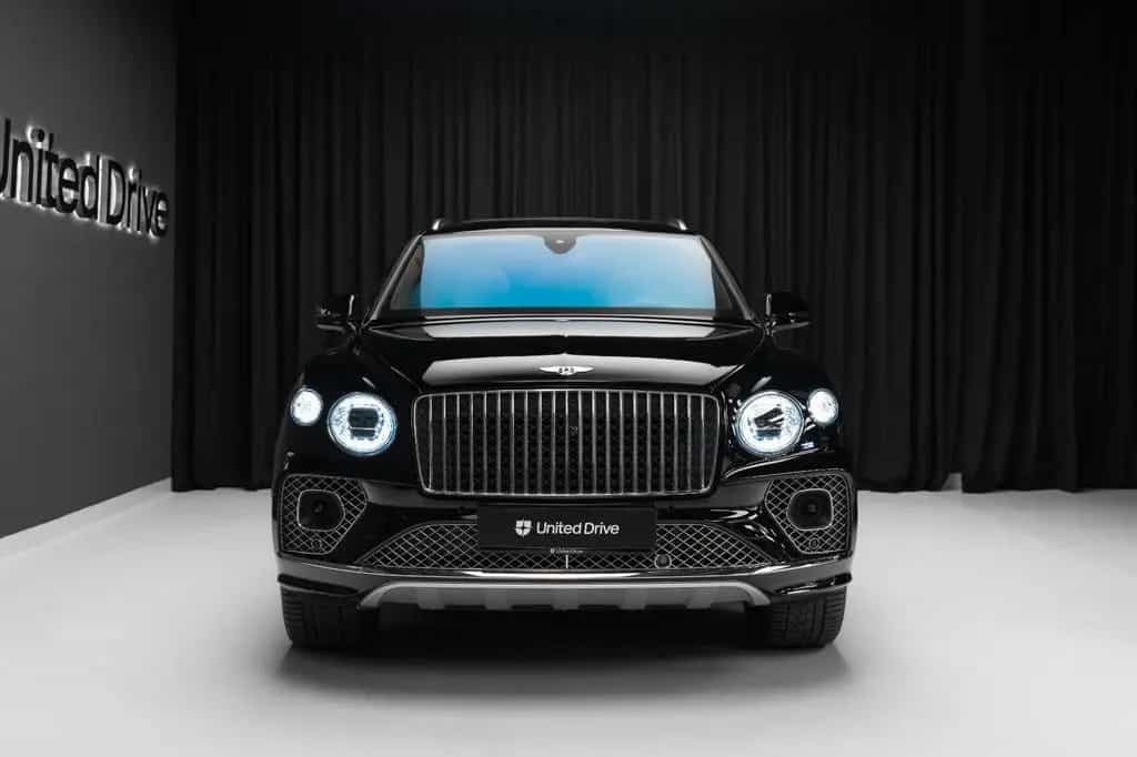 Bentley Bentayga 4.0 V8 EWB Azure 4WD Autom. 01/2024-photo-1