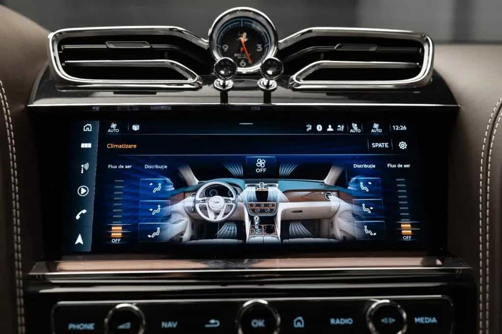 Bentley Bentayga 4.0 V8 EWB Azure 4WD Autom. 01/2024-photo-22