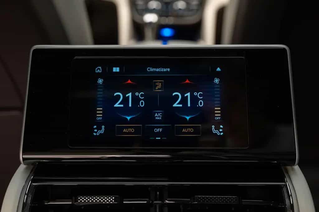 Bentley Bentayga 4.0 V8 EWB Azure 4WD Autom. 01/2024-photo-36