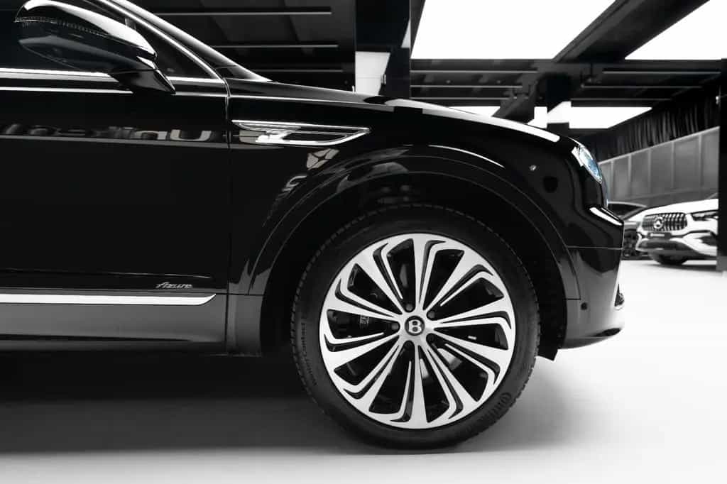 Bentley Bentayga 4.0 V8 EWB Azure 4WD Autom. 01/2024-photo-4