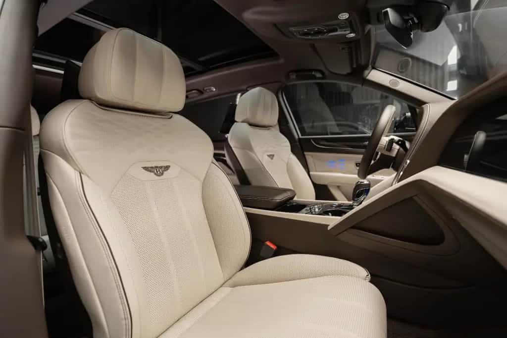 Bentley Bentayga 4.0 V8 EWB Azure 4WD Autom. 01/2024-photo-41