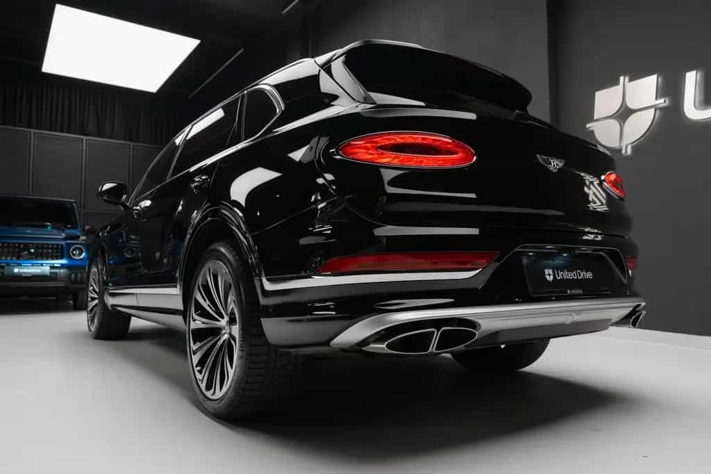 Bentley Bentayga 4.0 V8 EWB Azure 4WD Autom. 01/2024-photo-46