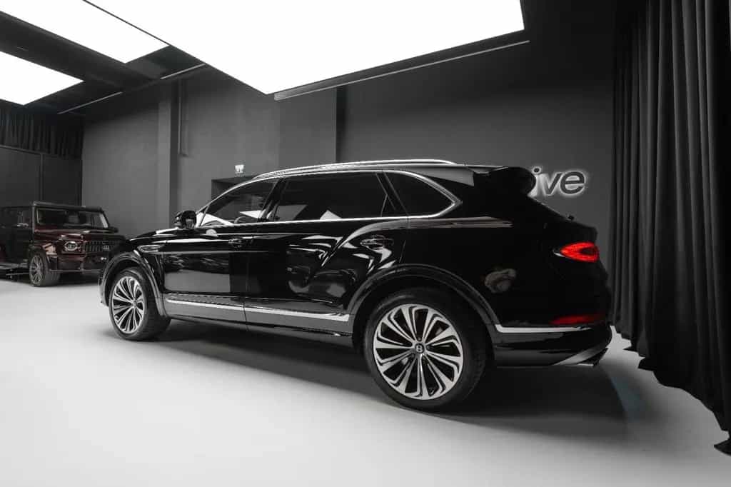 Bentley Bentayga 4.0 V8 EWB Azure 4WD Autom. 01/2024-photo-7
