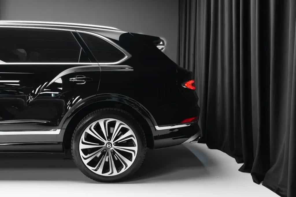 Bentley Bentayga 4.0 V8 EWB Azure 4WD Autom. 01/2024-photo-8
