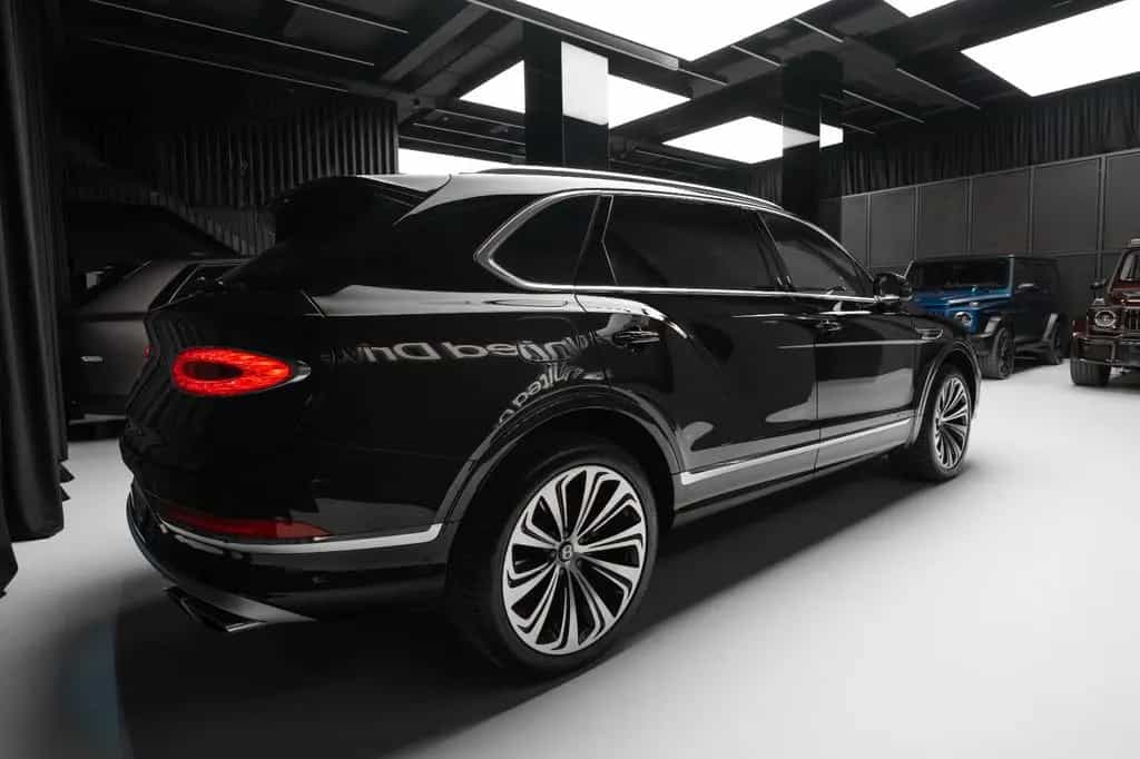 Bentley Bentayga 4.0 V8 EWB Azure 4WD Autom. 01/2024-photo-9