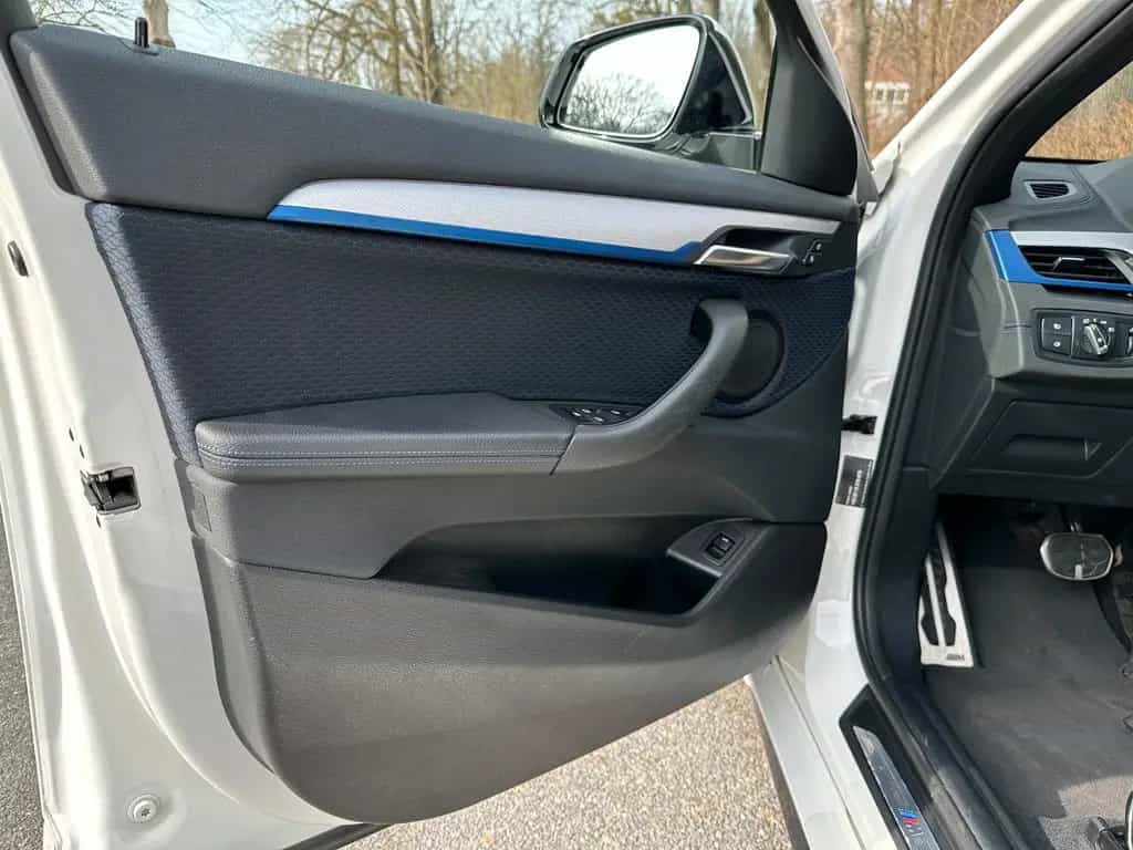 BMW X2 sDrive 18d Aut *M Sport*PANO*Garantie*19Zoll* 03/2022-photo-8