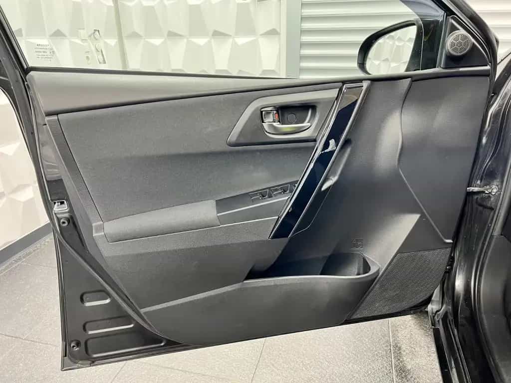 Toyota Auris 1.2 Turbo Edition-S/AssistSpu+Verk./Kam/BT 11/2016-photo-9