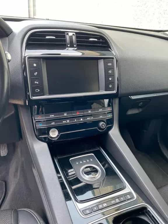 Jaguar F-Pace 2.0 D 240 CV AWD aut. R-Sport 03/2018-photo-5