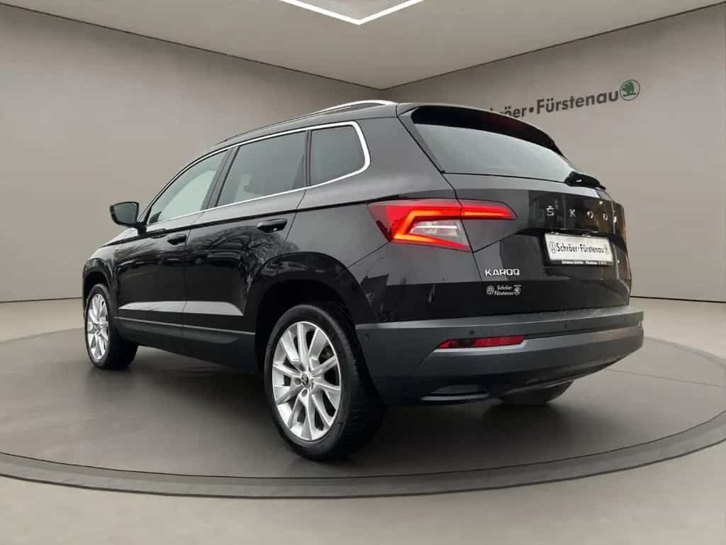Skoda Karoq Clever 1.5 TSI DSG (AHK/ACC/LED/Kamera) 08/2021-photo-2