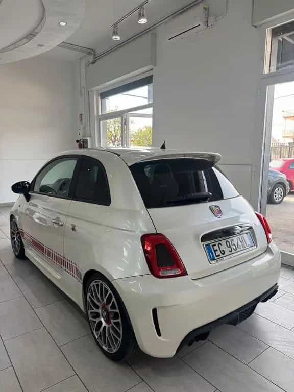Abarth 500 1.4 Turbo T-Jet 12/2011-photo-10