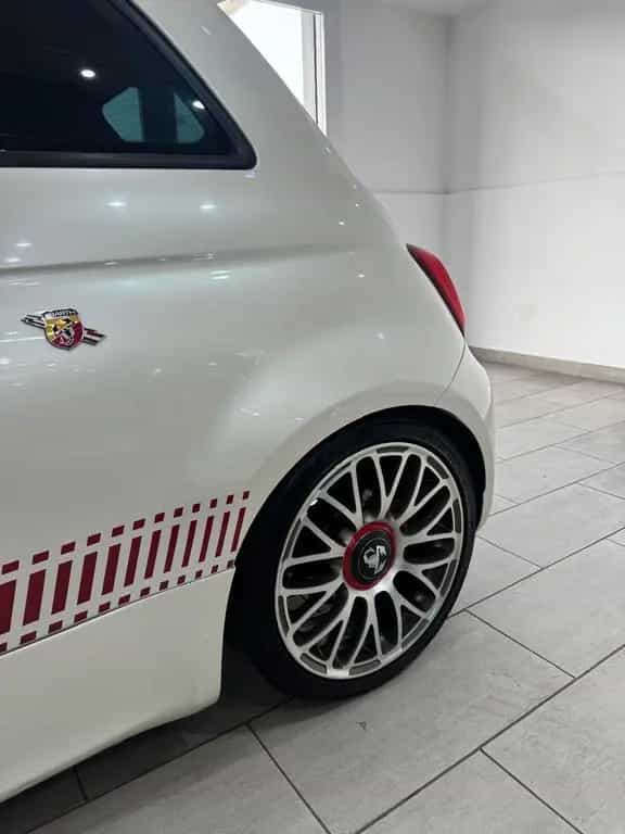 Abarth 500 1.4 Turbo T-Jet 12/2011-photo-9