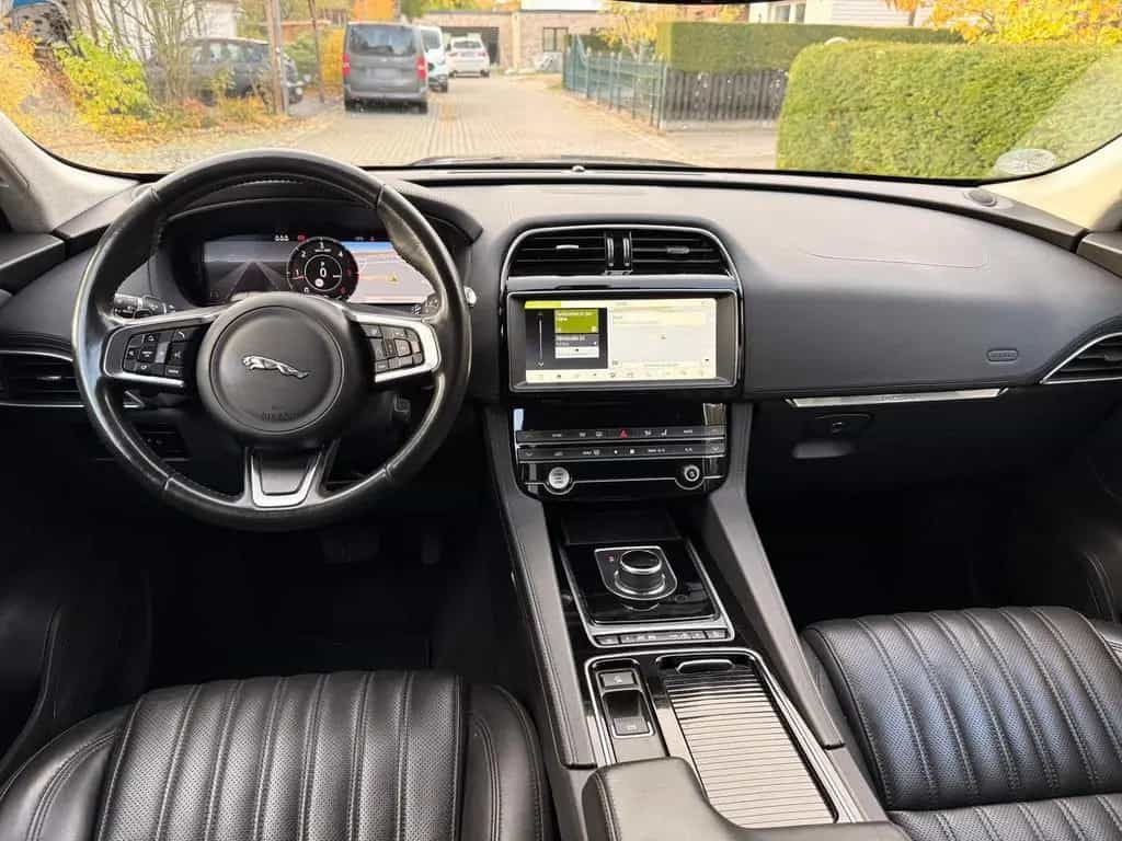 Jaguar F-Pace 11/2019-photo-3