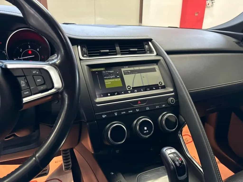 Jaguar E-Pace 2.0D 150 CV AWD aut. R-Dynamic S 03/2019-photo-8