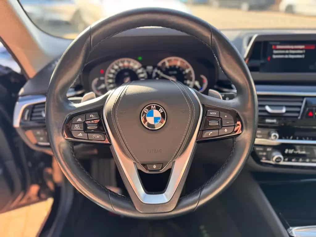 BMW 5 Series 520d xDrive Sport Line STHZ/SITZBELÜF./MASSAGE/R 10/2017-photo-11