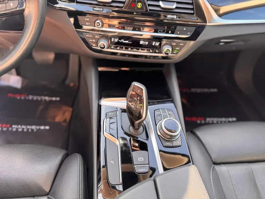 BMW 5 Series 520d xDrive Sport Line STHZ/SITZBELÜF./MASSAGE/R 10/2017-photo-14