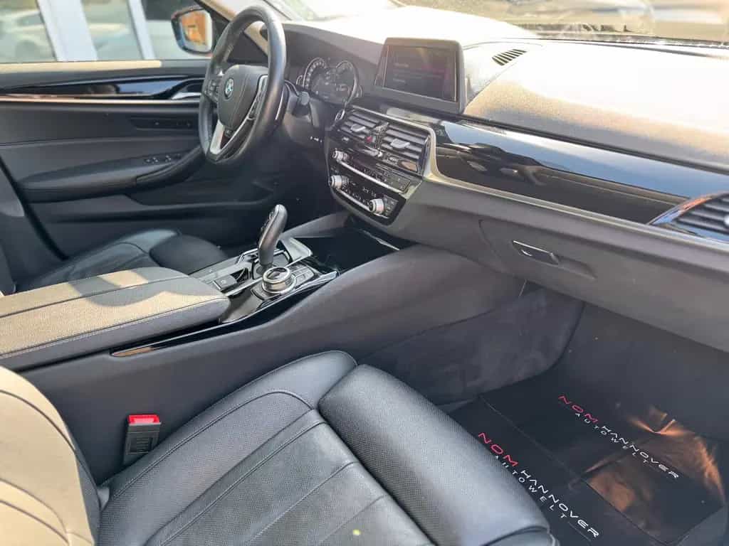 BMW 5 Series 520d xDrive Sport Line STHZ/SITZBELÜF./MASSAGE/R 10/2017-photo-21
