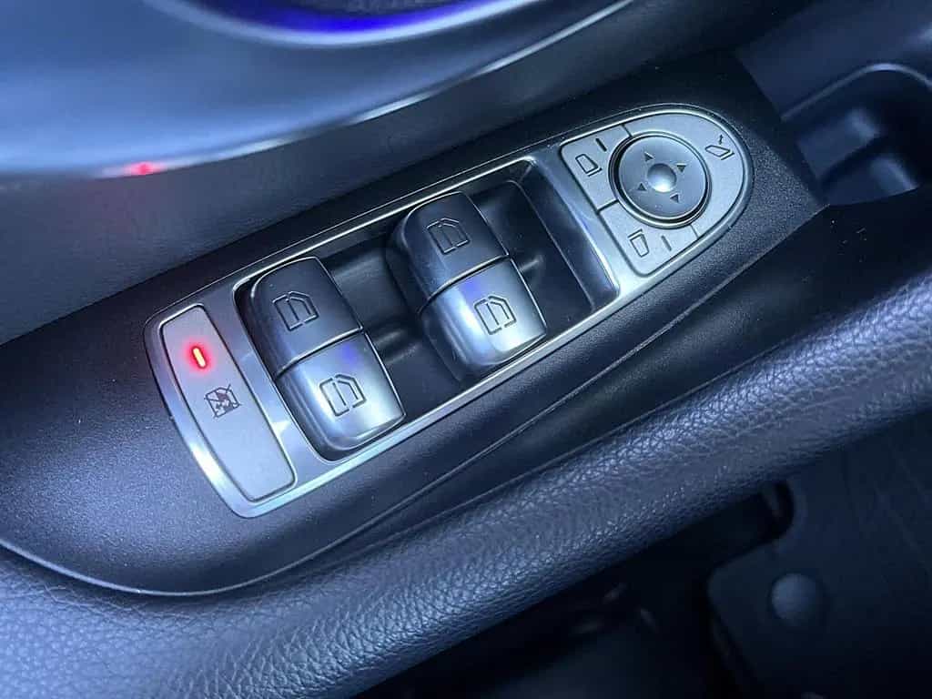 Mercedes-Benz E 300 d T 9G-tronic AMG Line LED NAV SHZ RFK STHZ 08/2019-photo-19
