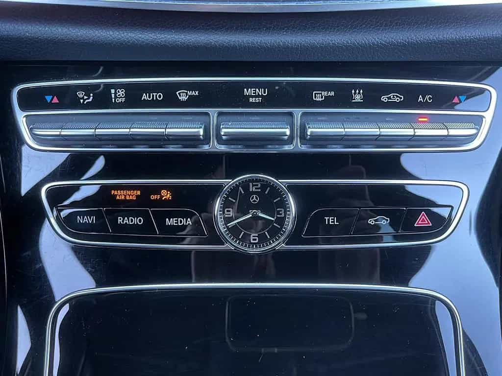 Mercedes-Benz E 300 d T 9G-tronic AMG Line LED NAV SHZ RFK STHZ 08/2019-photo-31