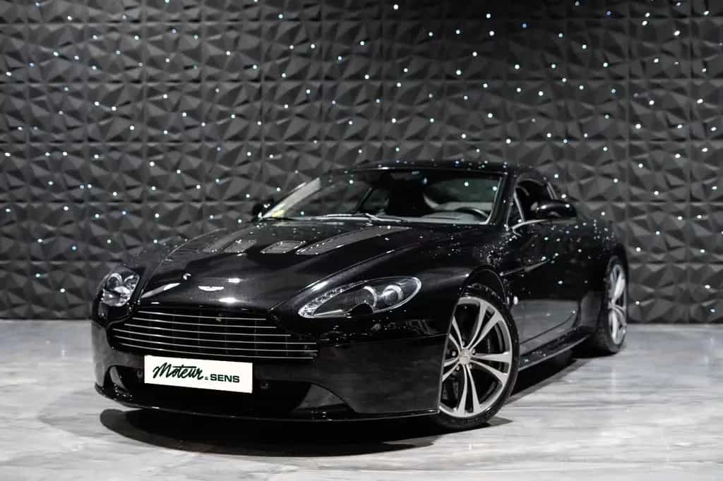Aston Martin V12 Vantage - Manual - Full Service History 11/2009-photo-0