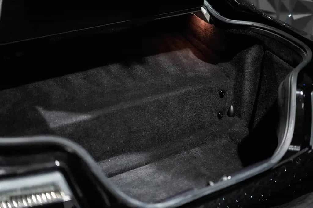 Aston Martin V12 Vantage - Manual - Full Service History 11/2009-photo-16