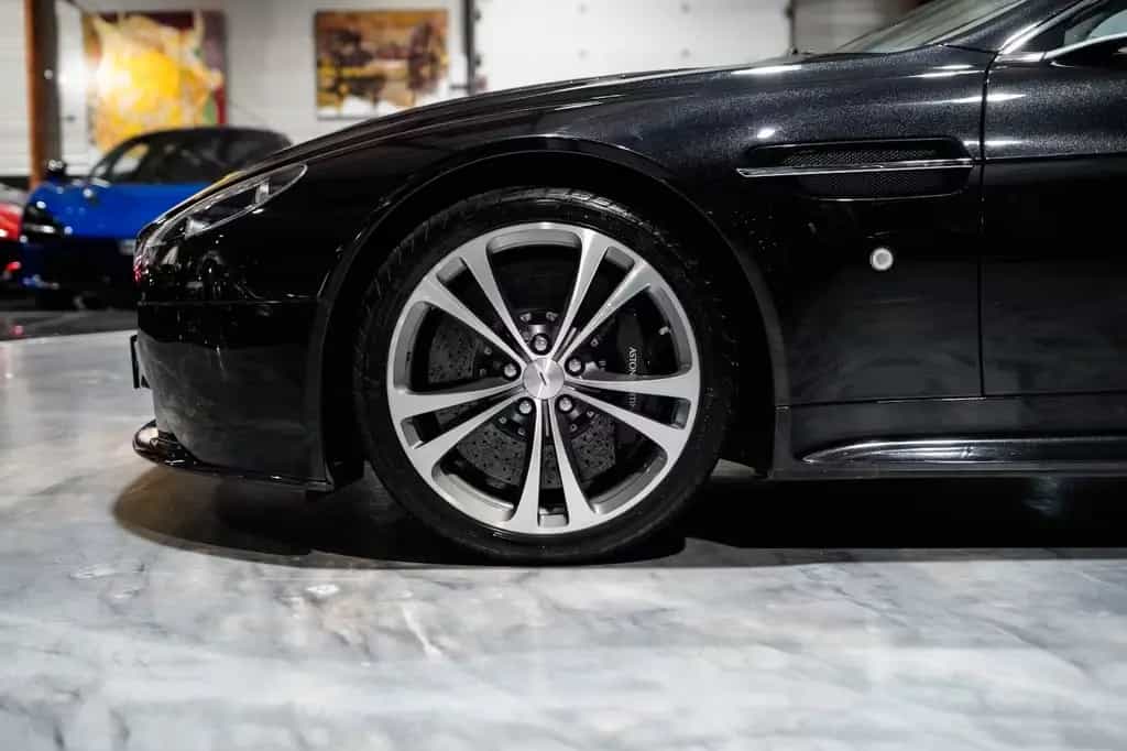 Aston Martin V12 Vantage - Manual - Full Service History 11/2009-photo-19