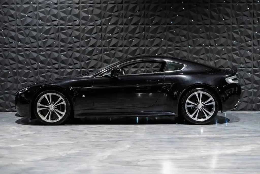 Aston Martin V12 Vantage - Manual - Full Service History 11/2009-photo-23